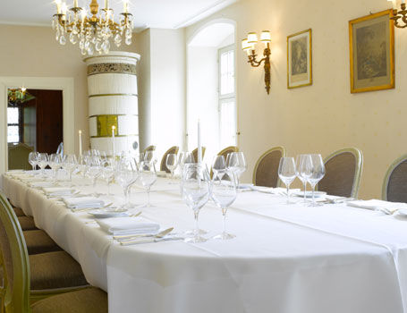 Hotel Castle Garden Binningen ร้านอาหาร รูปภาพ